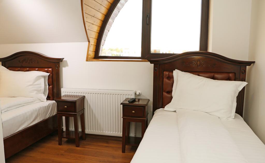 Hanu Lui Gica Spa Satu Mare Phòng bức ảnh