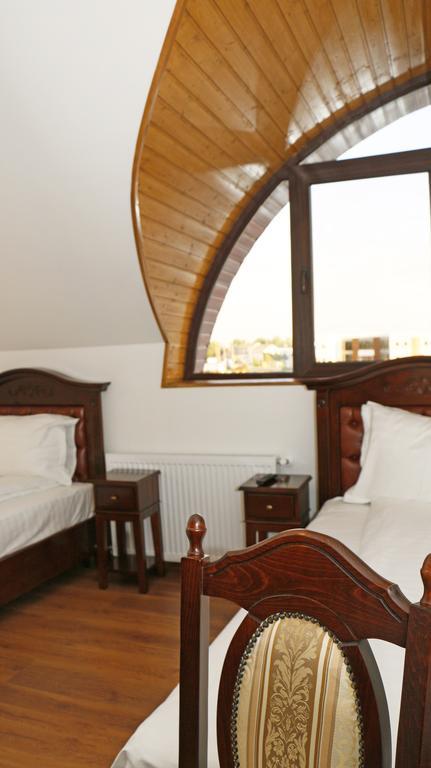 Hanu Lui Gica Spa Satu Mare Phòng bức ảnh